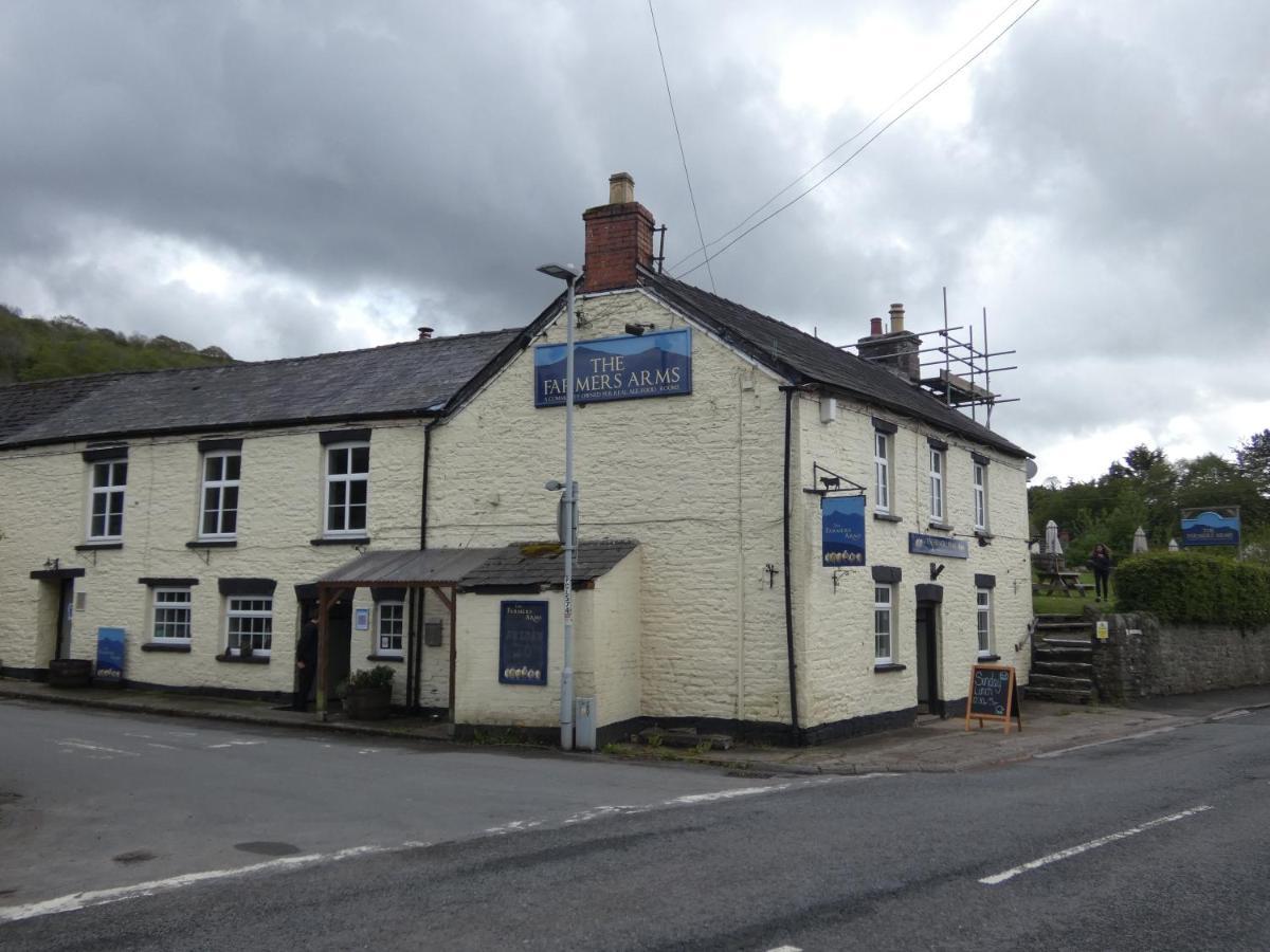 The Farmers Arms, Cwmdu Llanwddyn  Exterior photo